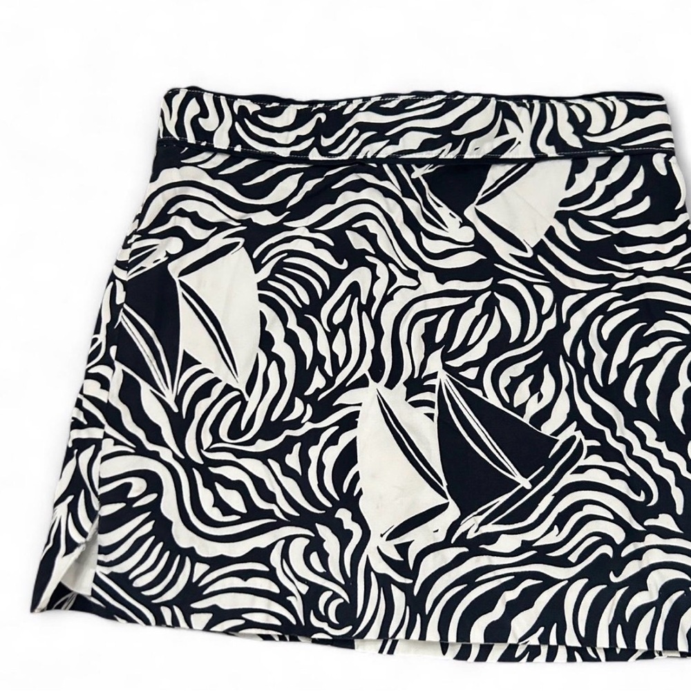 Vineyard Vines Navy and White Patterned Skirt